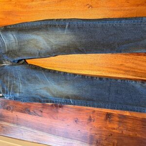 AG Tellis Modern Slim